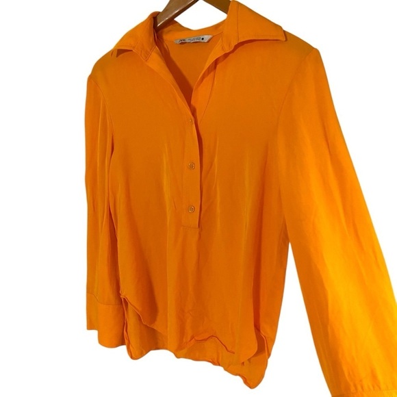 ZARA-size small silky viscose blend. Oversized Vneck, buttoned front & cuffs EUC - Picture 10 of 10